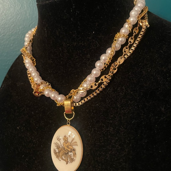 Pearl “neck mess” necklace - Picture 6 of 6